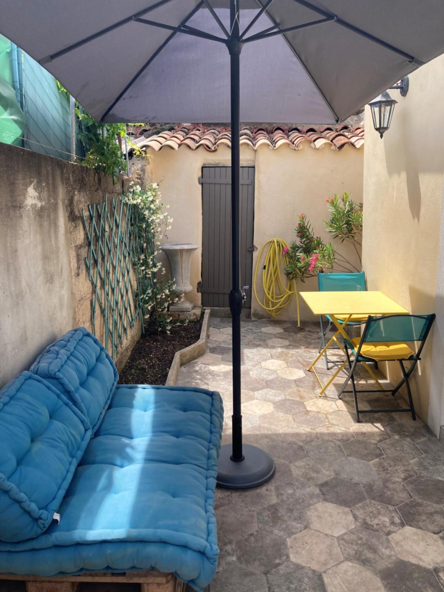 Le studio D'auguste- Cœur de Nîmes-chaleureux-emplacement idéal Esterno foto